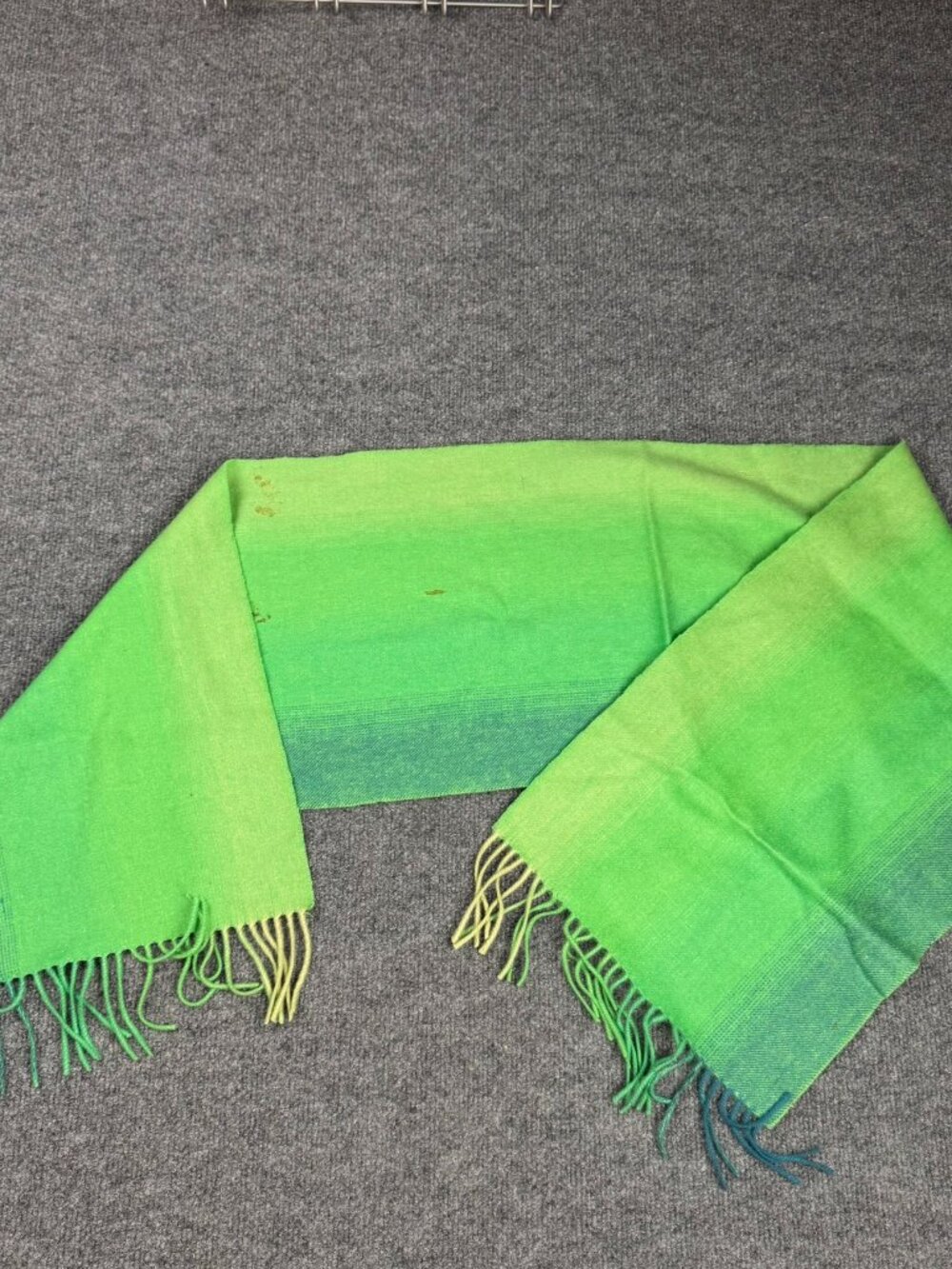 Bónda Green Ombré 100% Wool Fringe Winter Scarf Gradient Stain